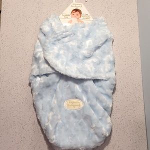 blankets & beyond swaddle